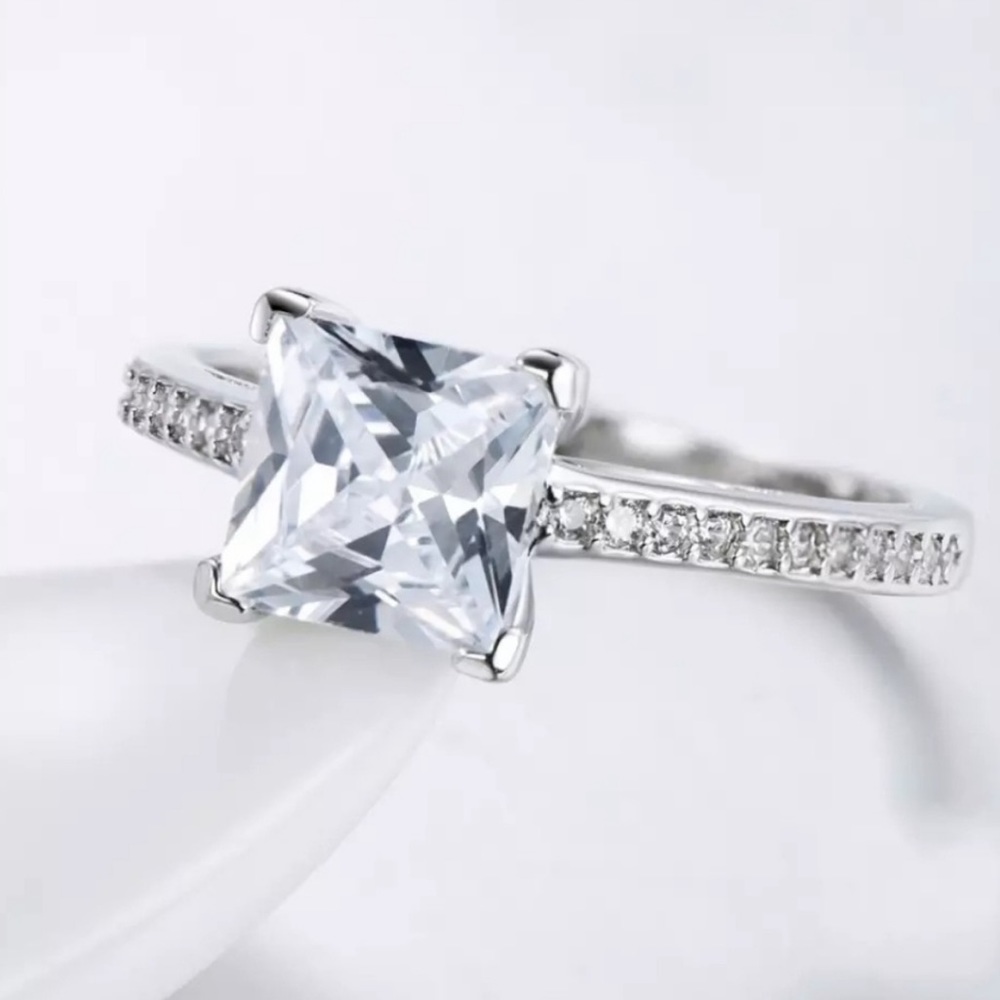 NEW💍925 STERLING SILVER DIAMOND ENGAGEMENT RING, CUTE RING, SHINY RING. - Picture 4 of 6